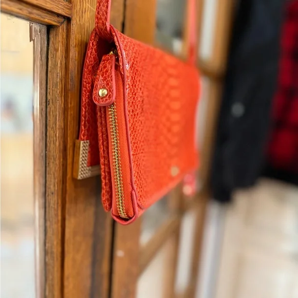 Orange Gianni Bini Textured Crossbody Bag. - Picture 6 of 8